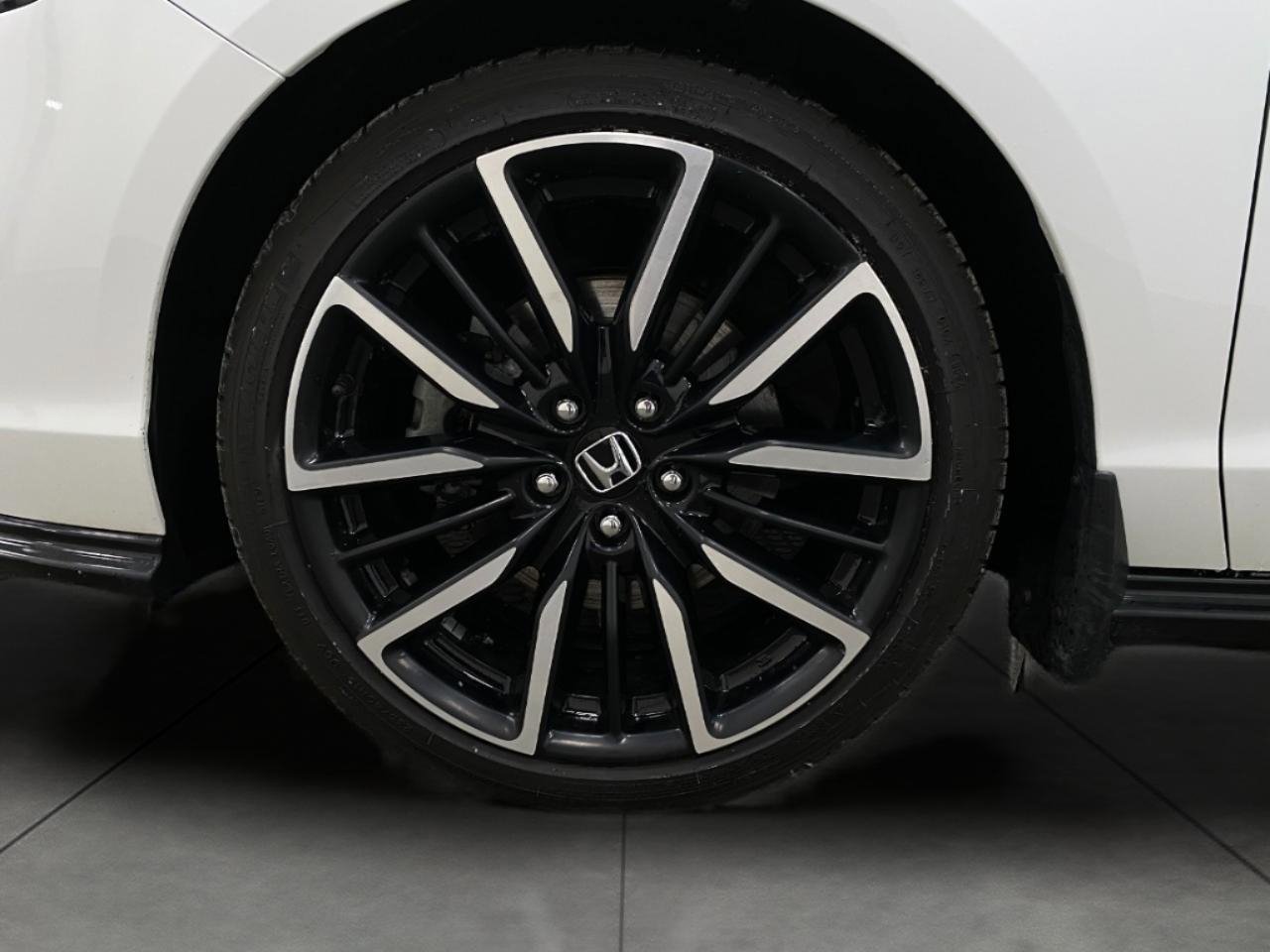 Used 2024 Honda Accord Touring image 12