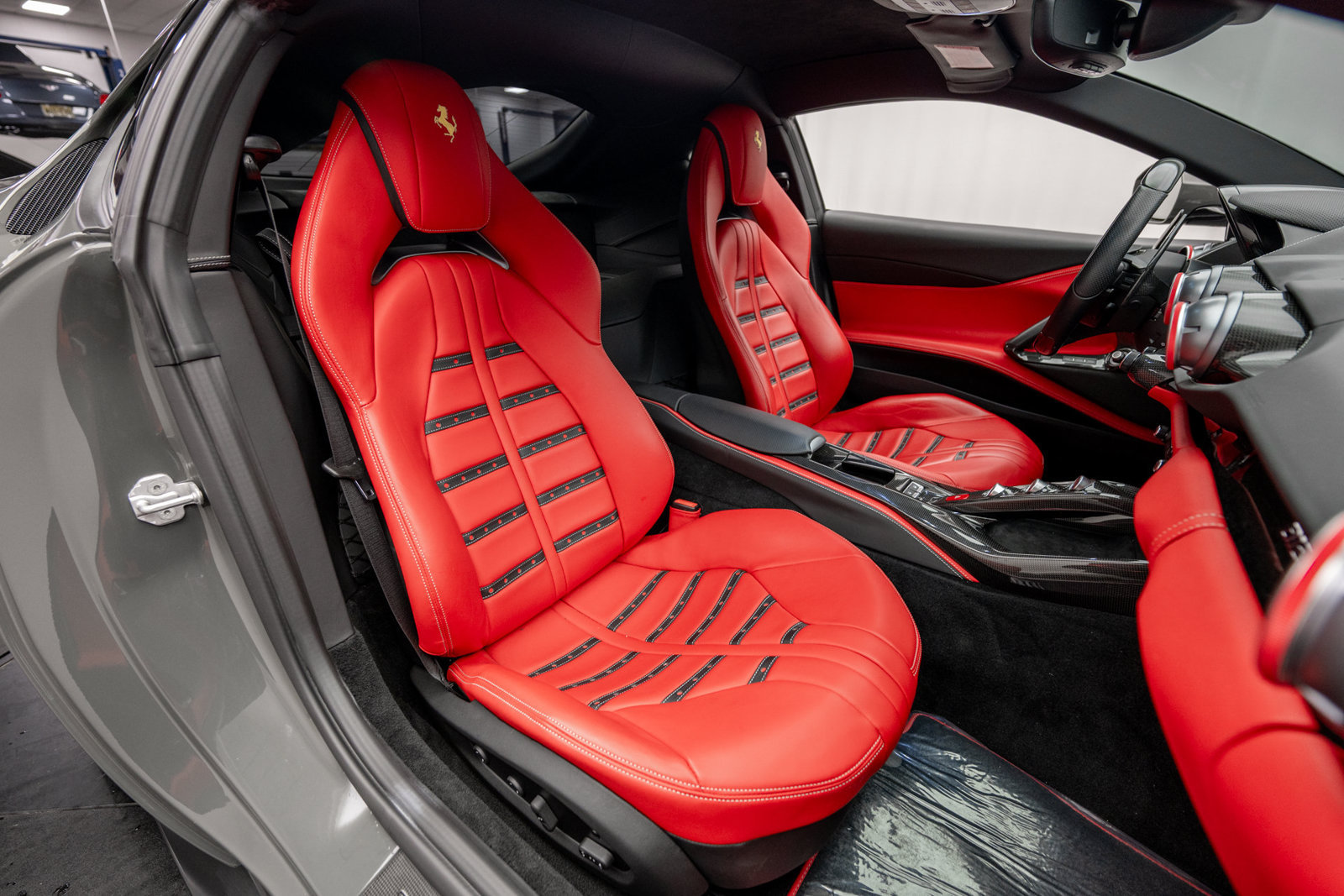 Used 2020 Ferrari 812 Superfast RWD image 15