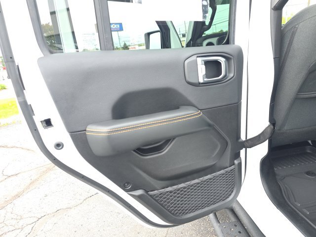 Used 2025 Jeep Wrangler Unlimited Sahara w/ Safety Group AWD/4WD image 26