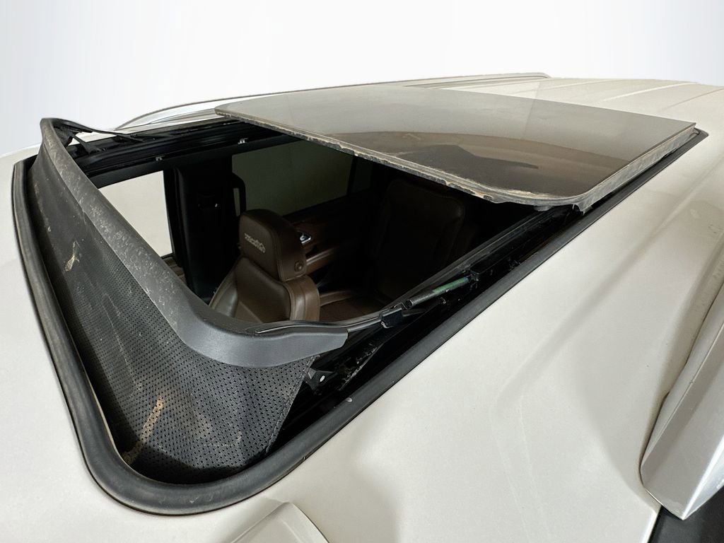 Used 2021 Chevrolet Suburban High Country image 21