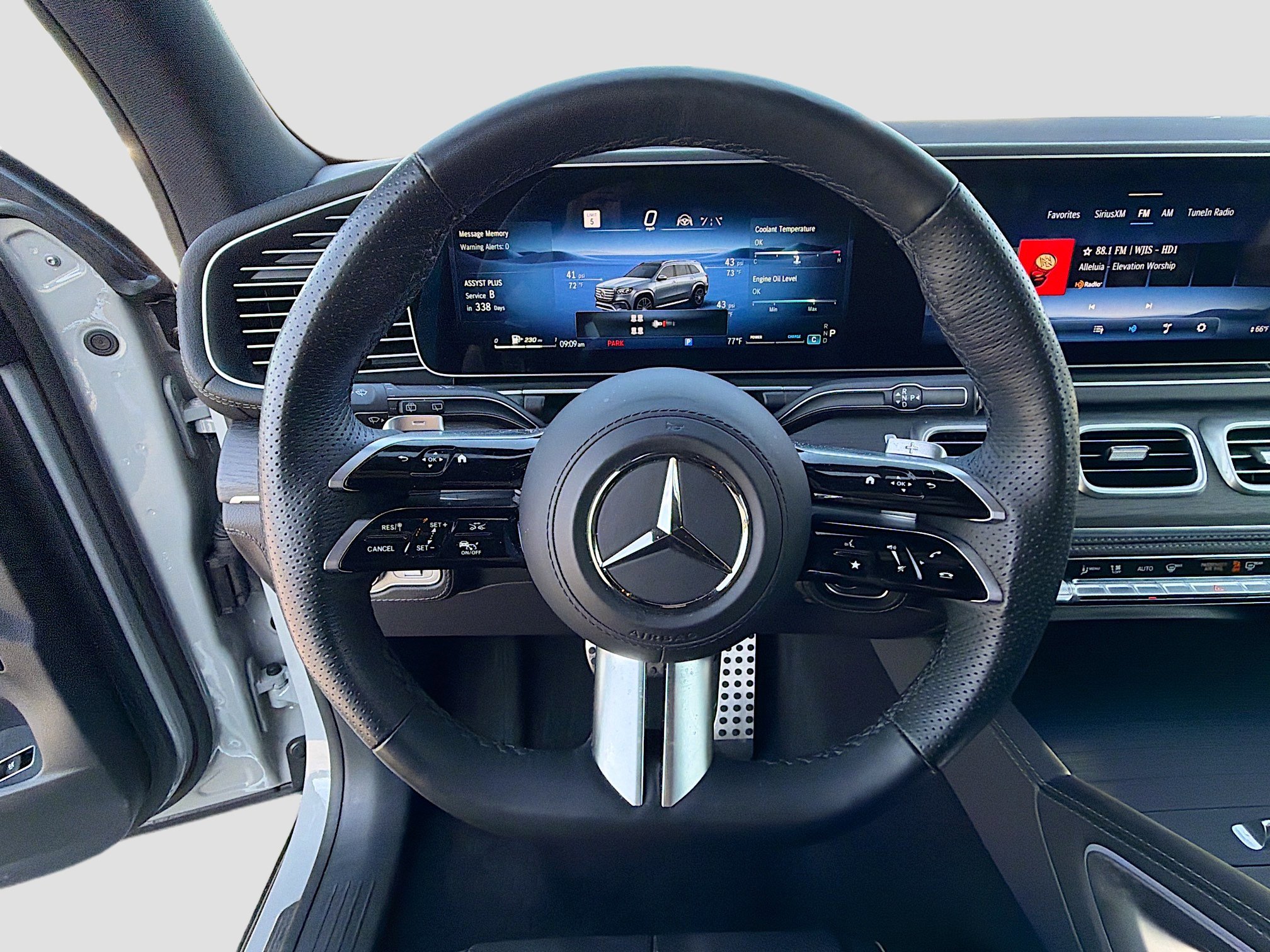 Used 2025 Mercedes-Benz GLS 580 4MATIC image 42