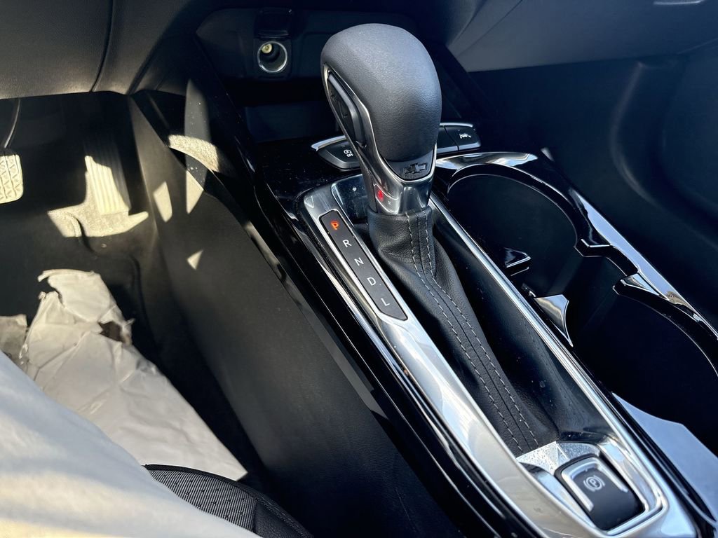 Used 2025 Chevrolet Trax LT w/ LT Convenience Package image 18