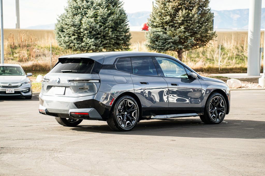 Used 2025 BMW iX M60 image 5