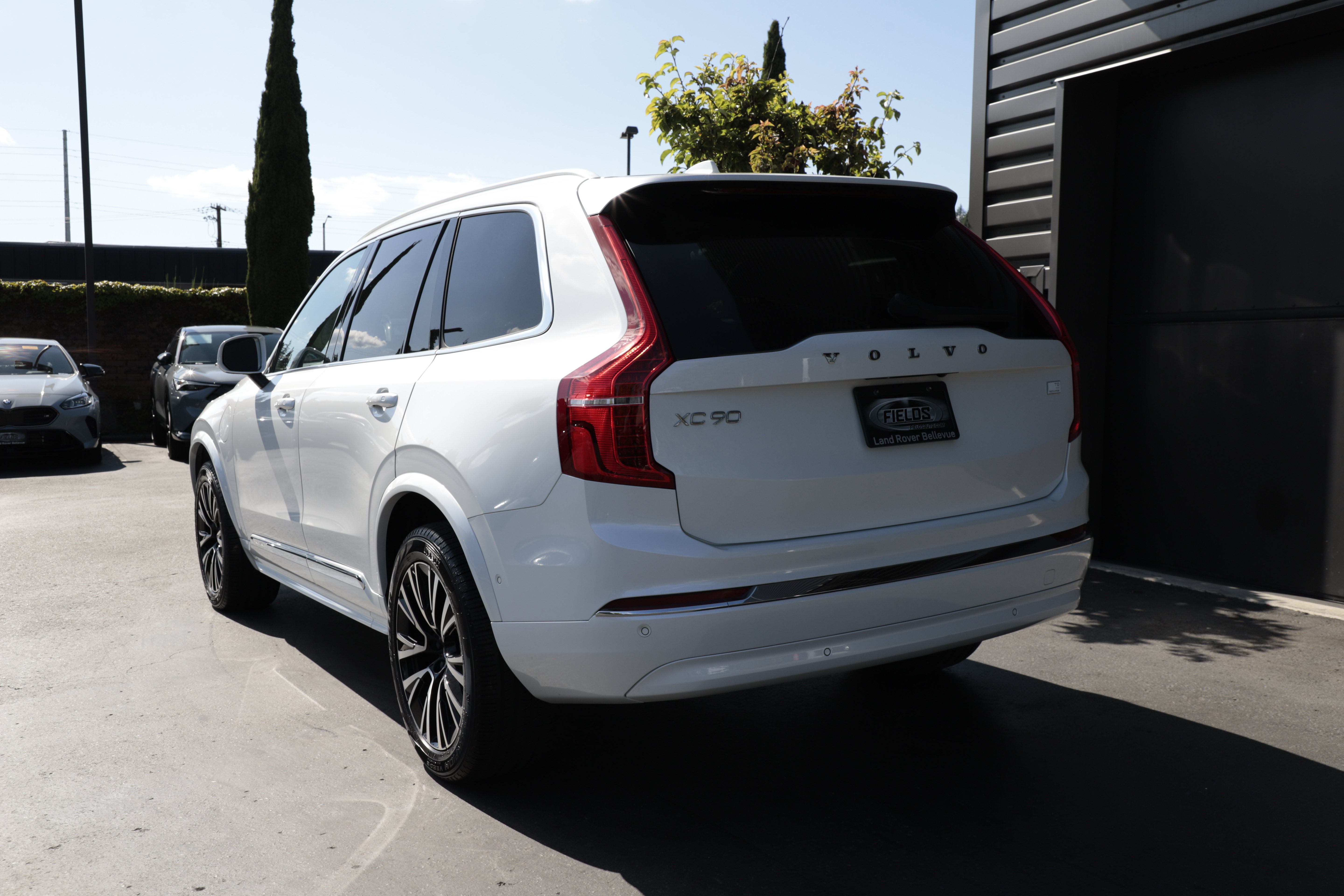 Used 2023 Volvo XC90 T8 Plus AWD/4WD image 4