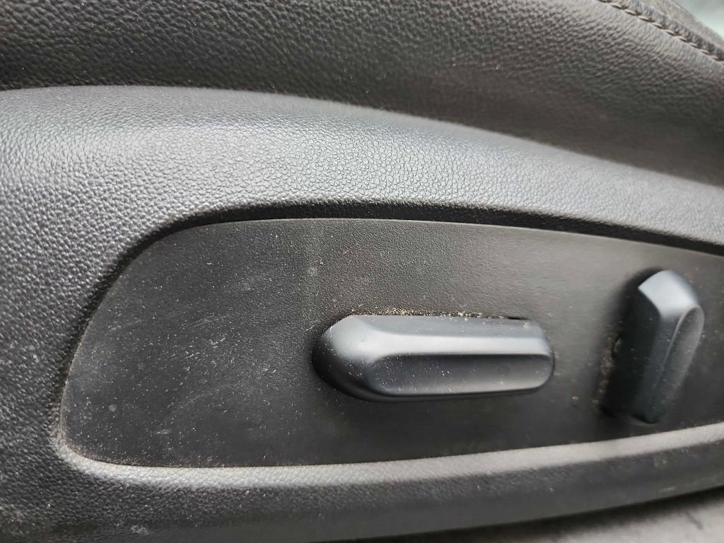 Used 2017 Chevrolet Cruze LT w/ Convenience Package image 15