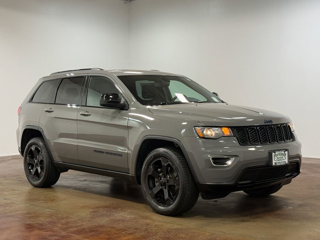 Used 2019 Jeep Grand Cherokee Laredo AWD/4WD image 24