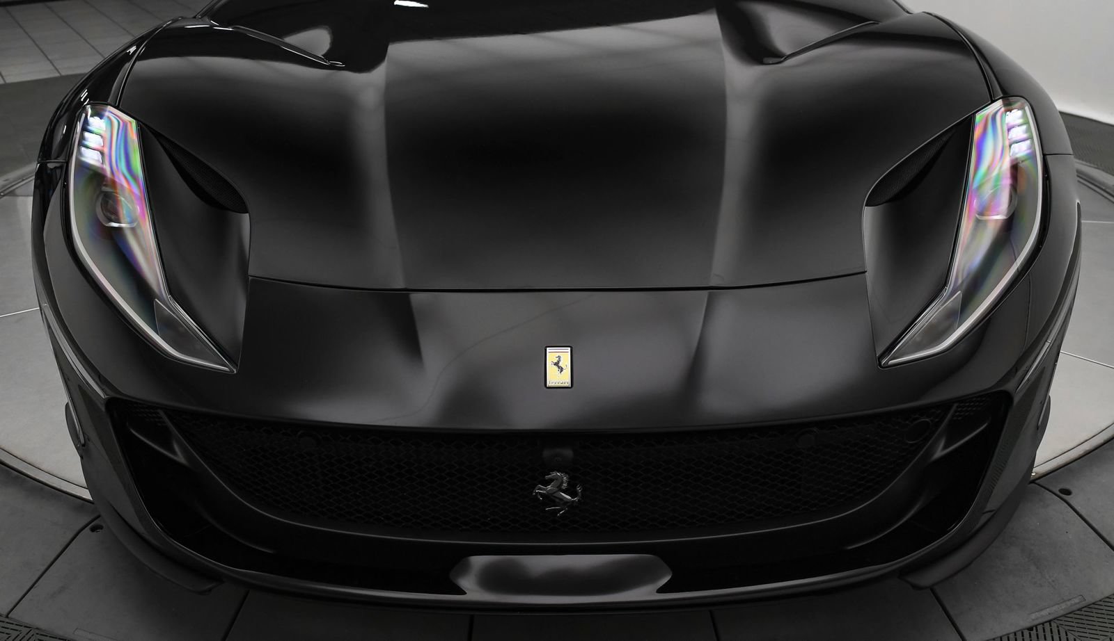 Used 2018 Ferrari 812 Superfast RWD image 52