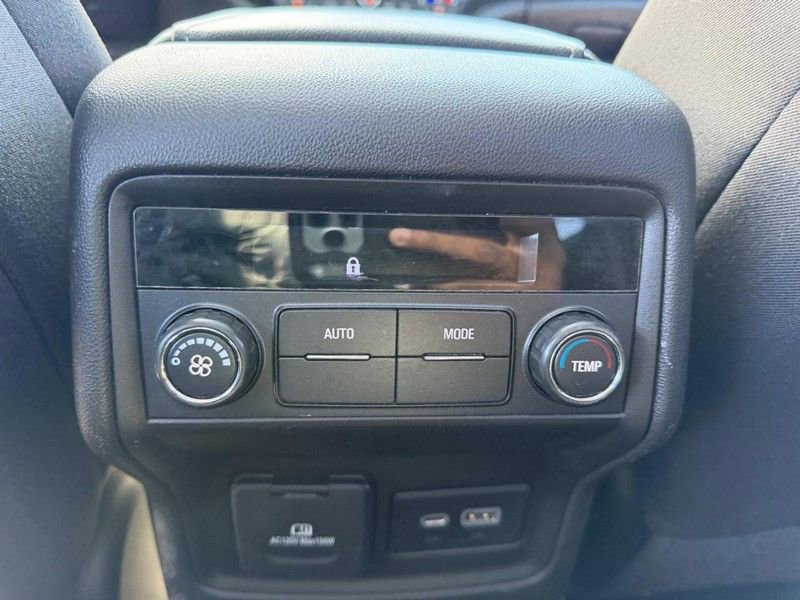 Used 2023 GMC Acadia SLE w/ Driver Convenience Package FWD image 10