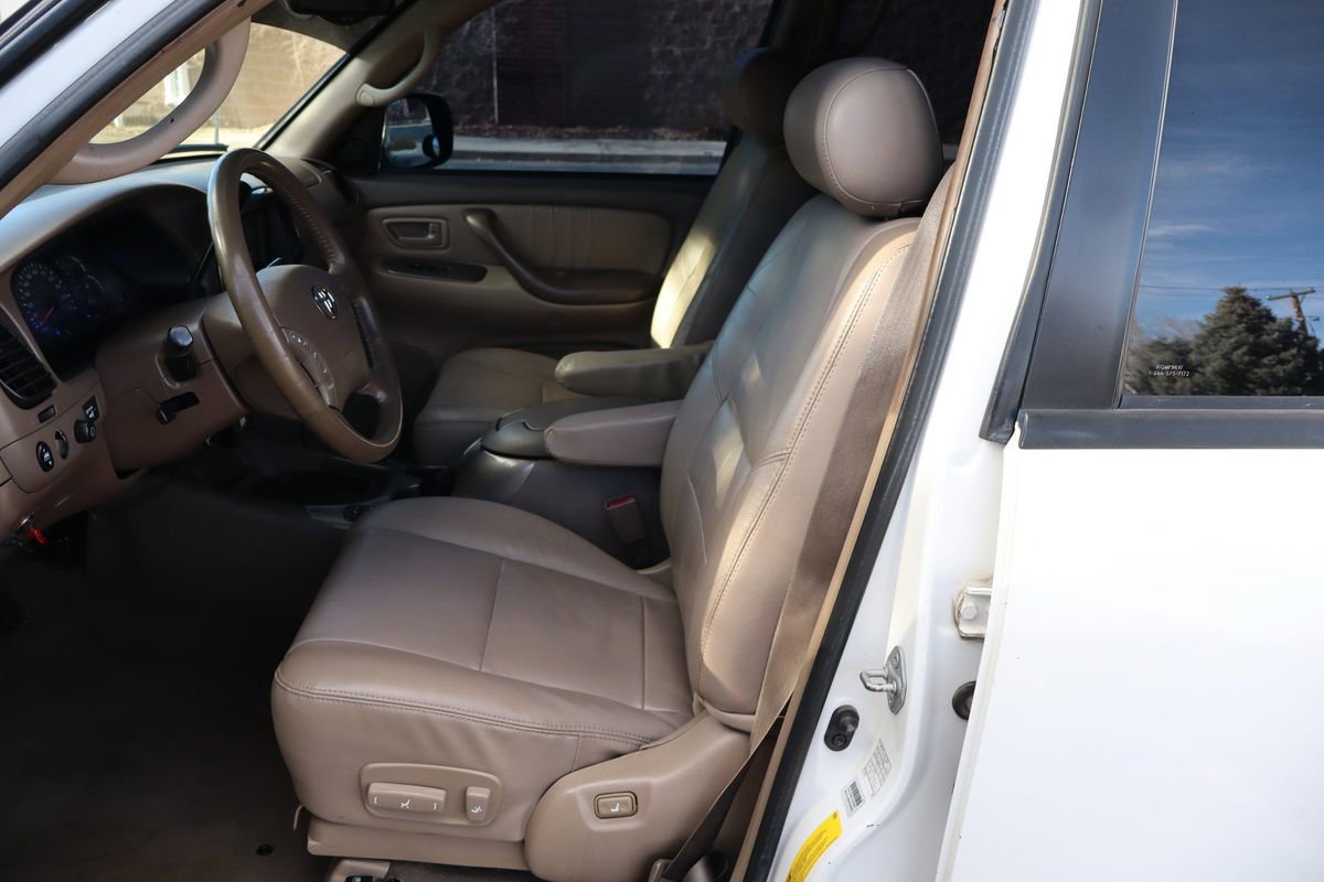 Used 2003 Toyota Sequoia Limited image 19