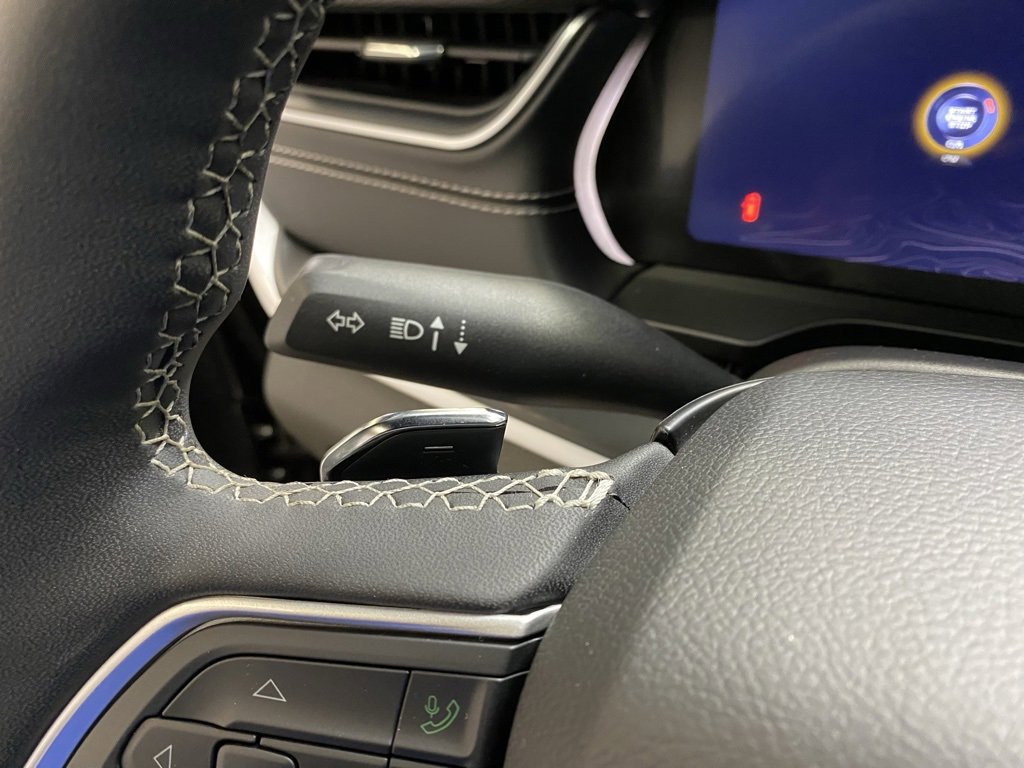 Used 2024 Jeep Grand Cherokee Altitude image 29