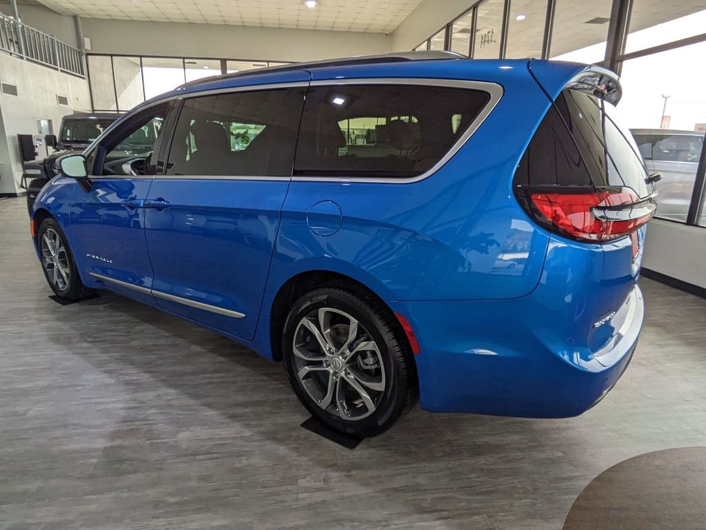 New 2026 Chrysler Pacifica Pinnacle w/ Trailer Tow Group image 6