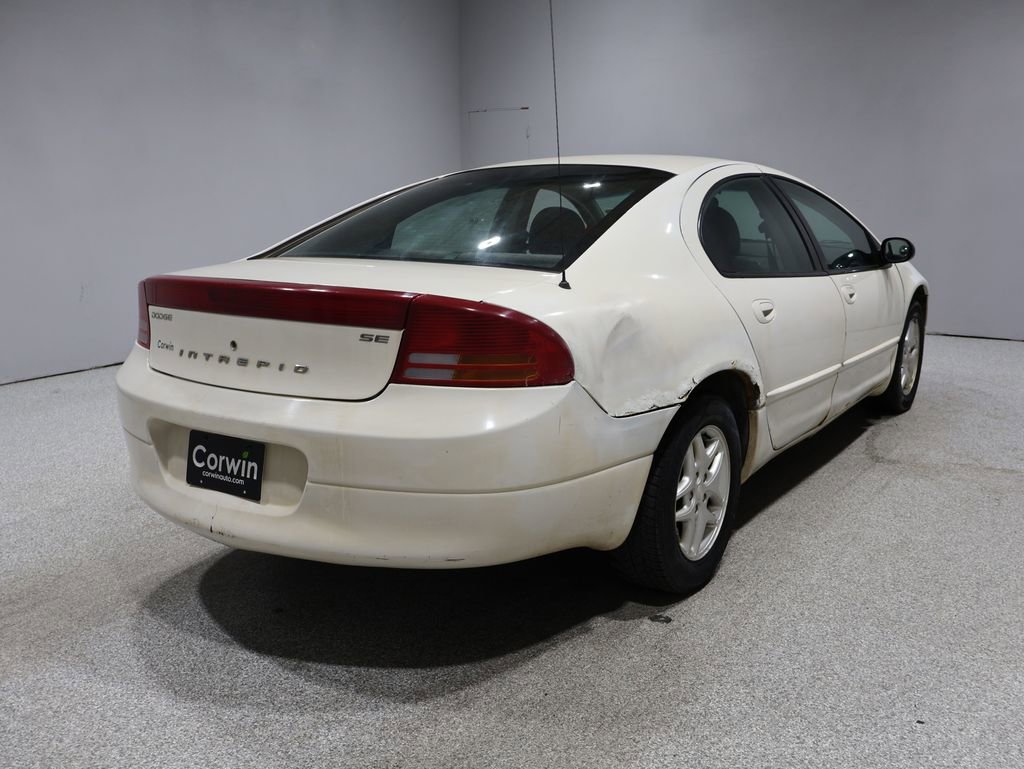 Used 2004 Dodge Intrepid SE image 2