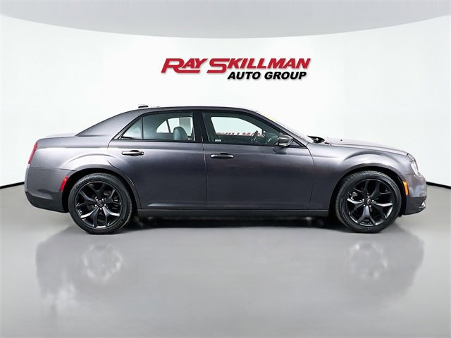 Used 2022 Chrysler 300 S image 8