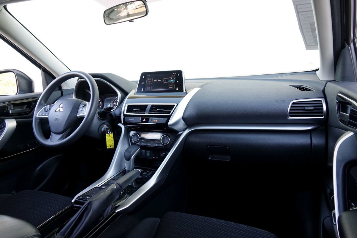 Used 2020 Mitsubishi Eclipse Cross LE image 7