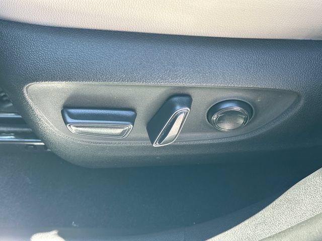 Used 2025 Toyota Grand Highlander AWD Hybrid image 19