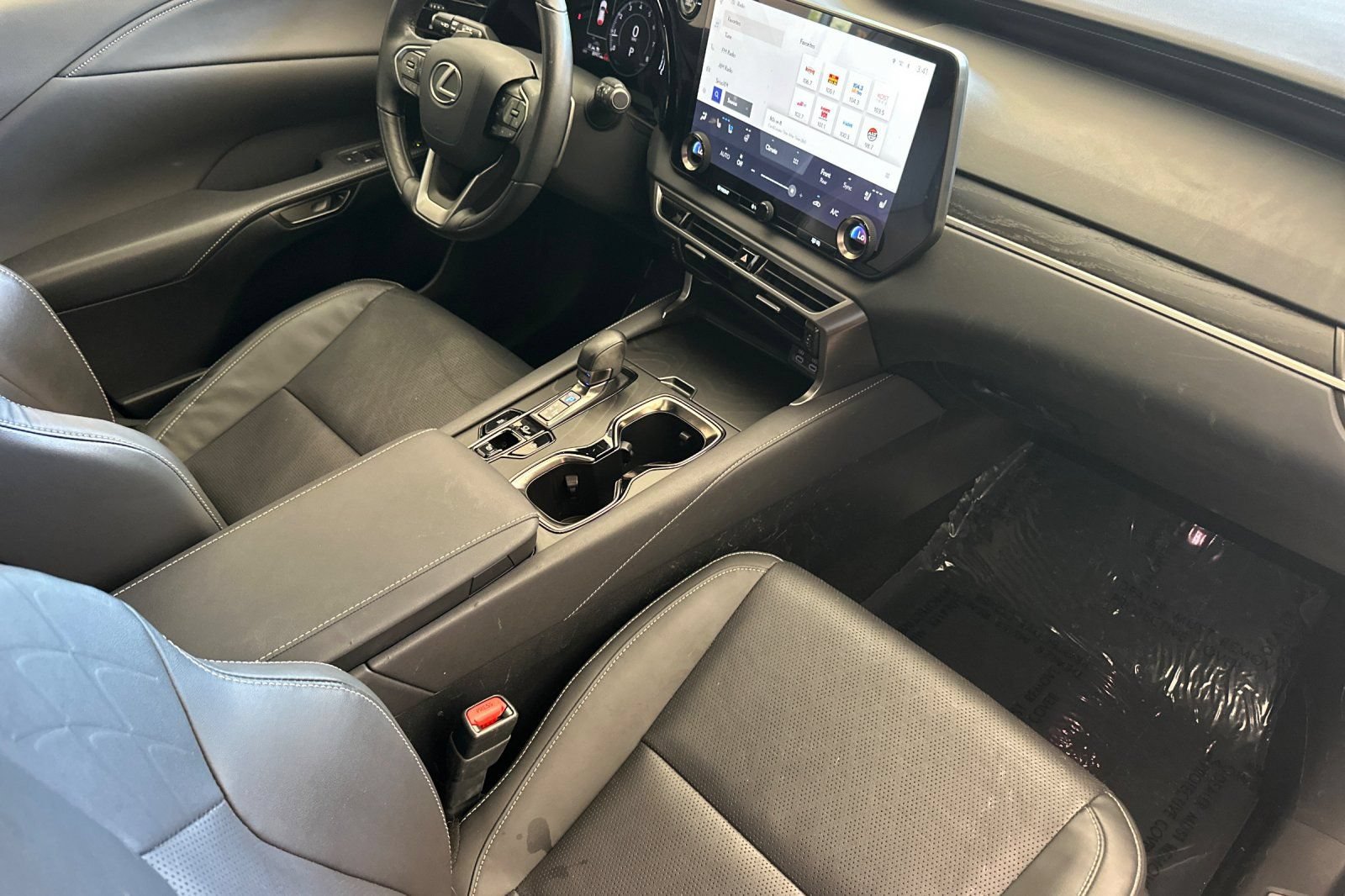 Used 2023 Lexus RX 350 Premium Plus w/ Cold Area Package FWD image 16