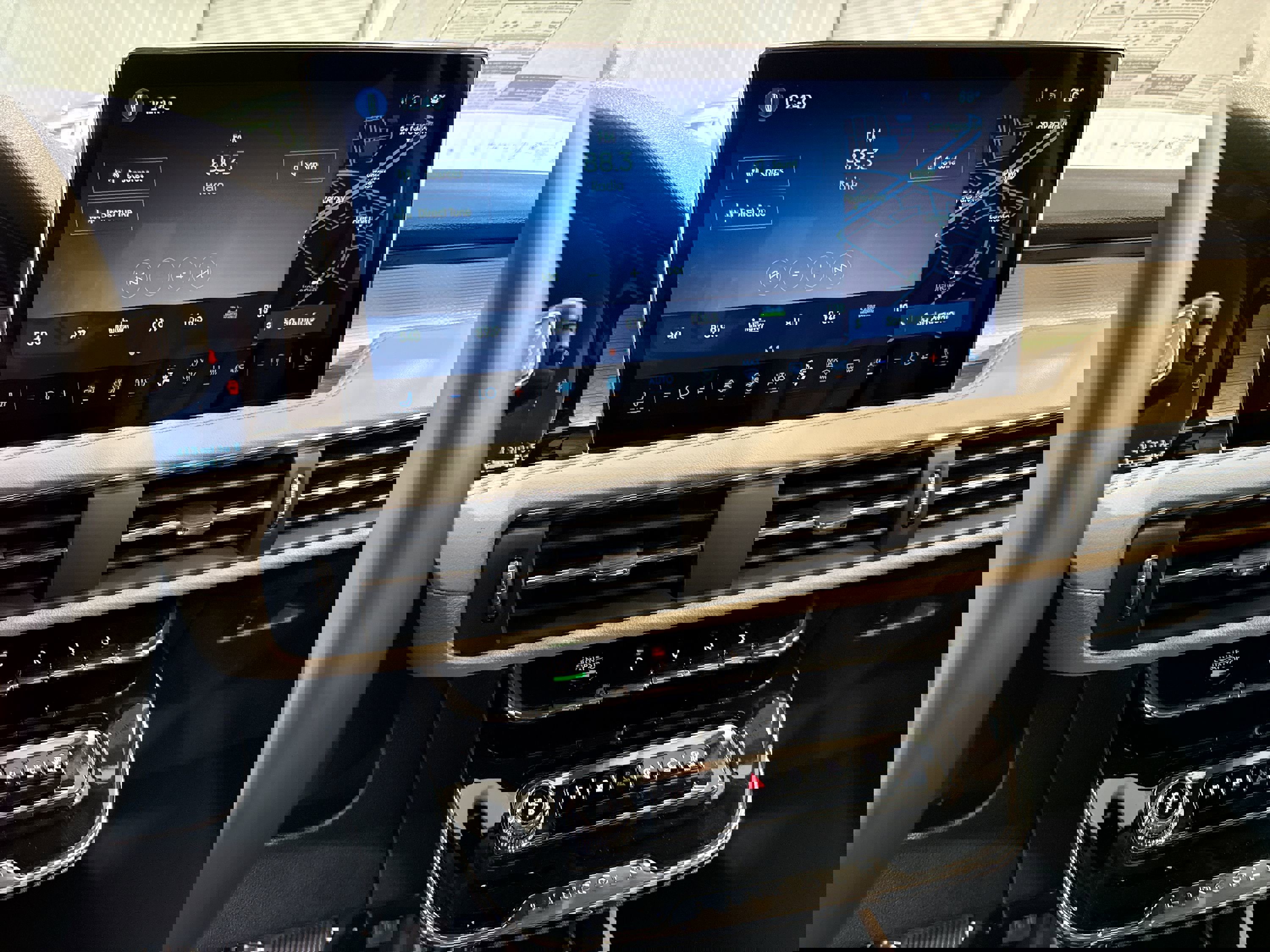 New 2026 Lincoln Corsair Premiere image 17