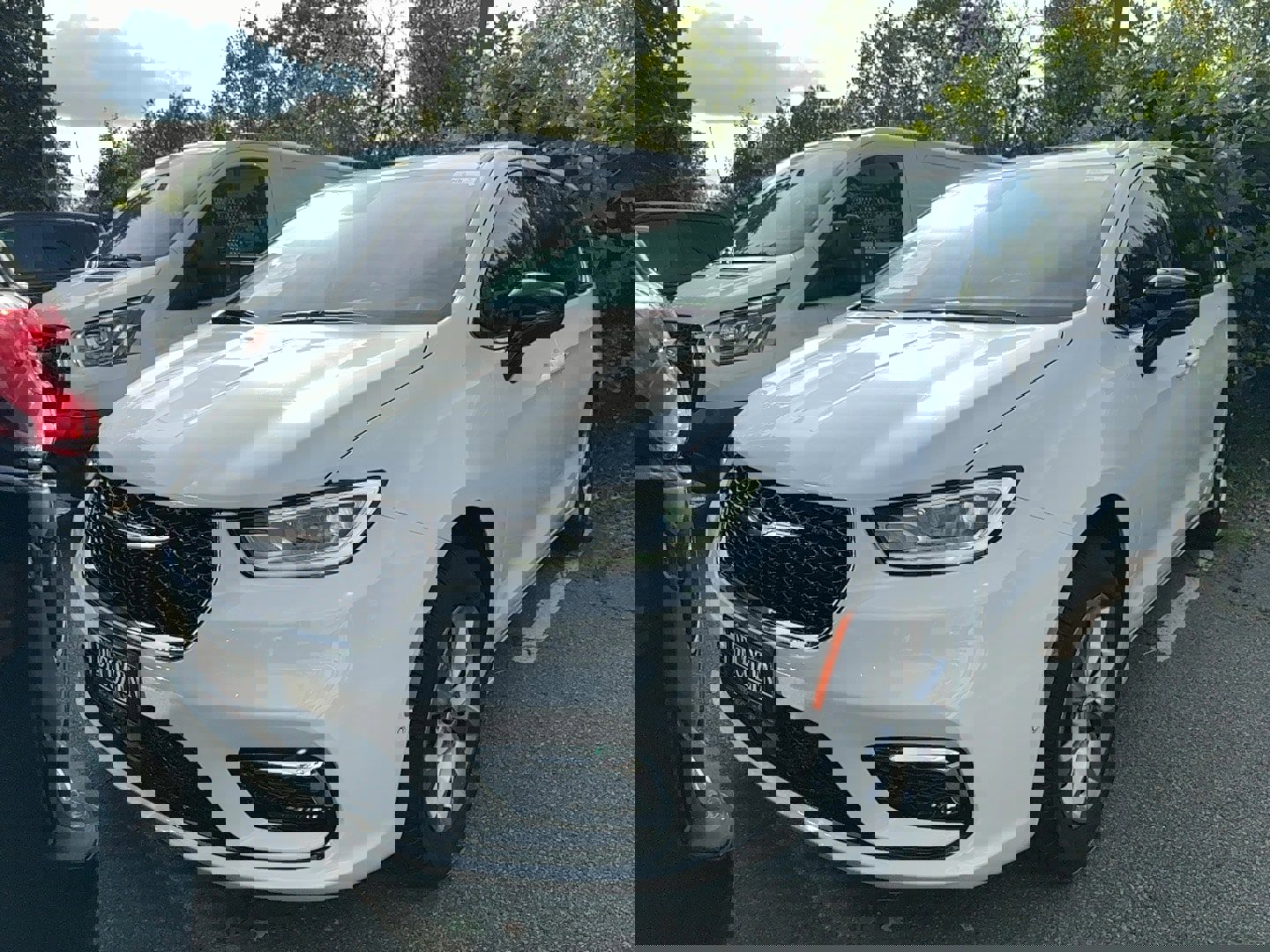 New 2026 Chrysler Pacifica Select image 2