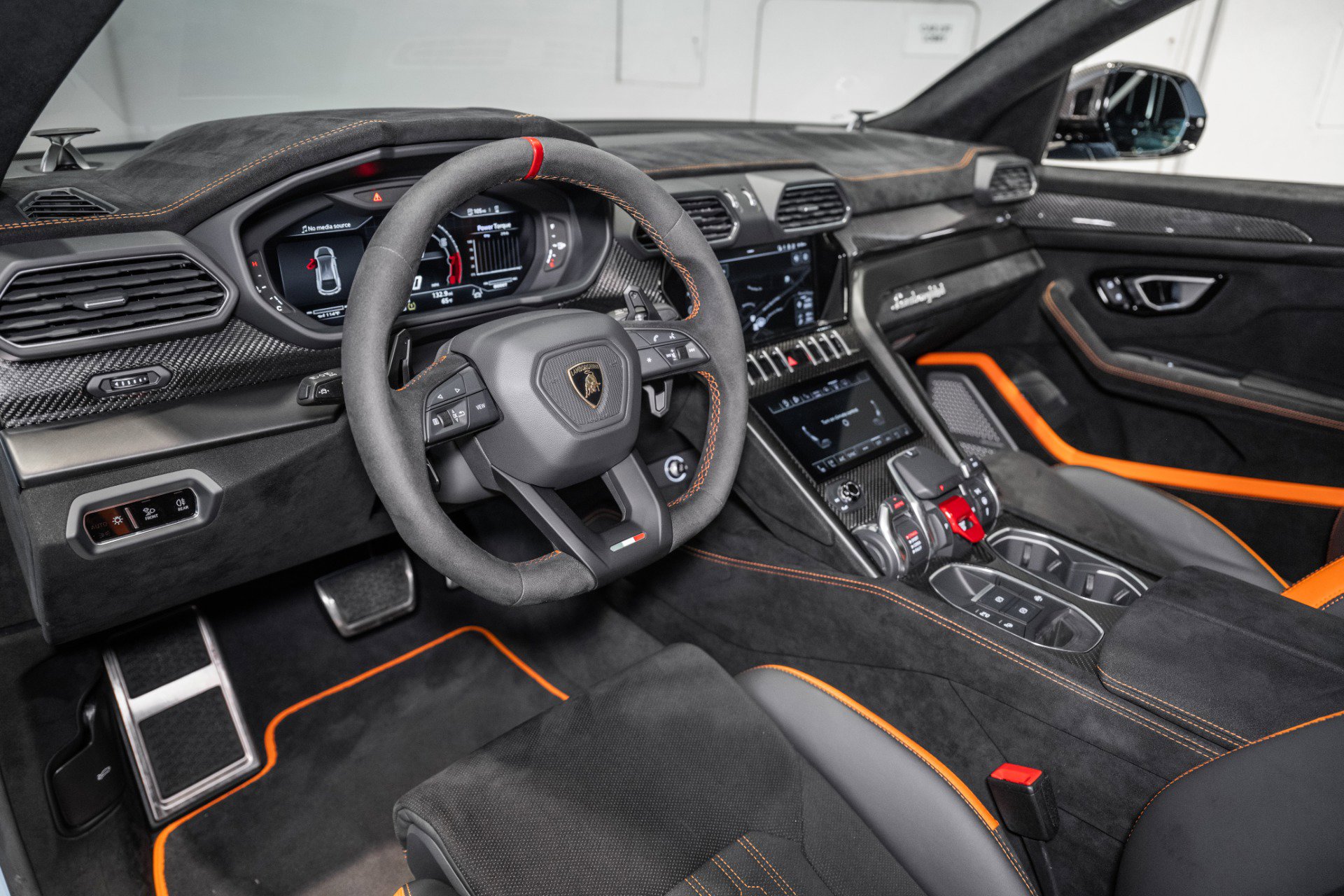 Used 2024 Lamborghini Urus Performante image 19