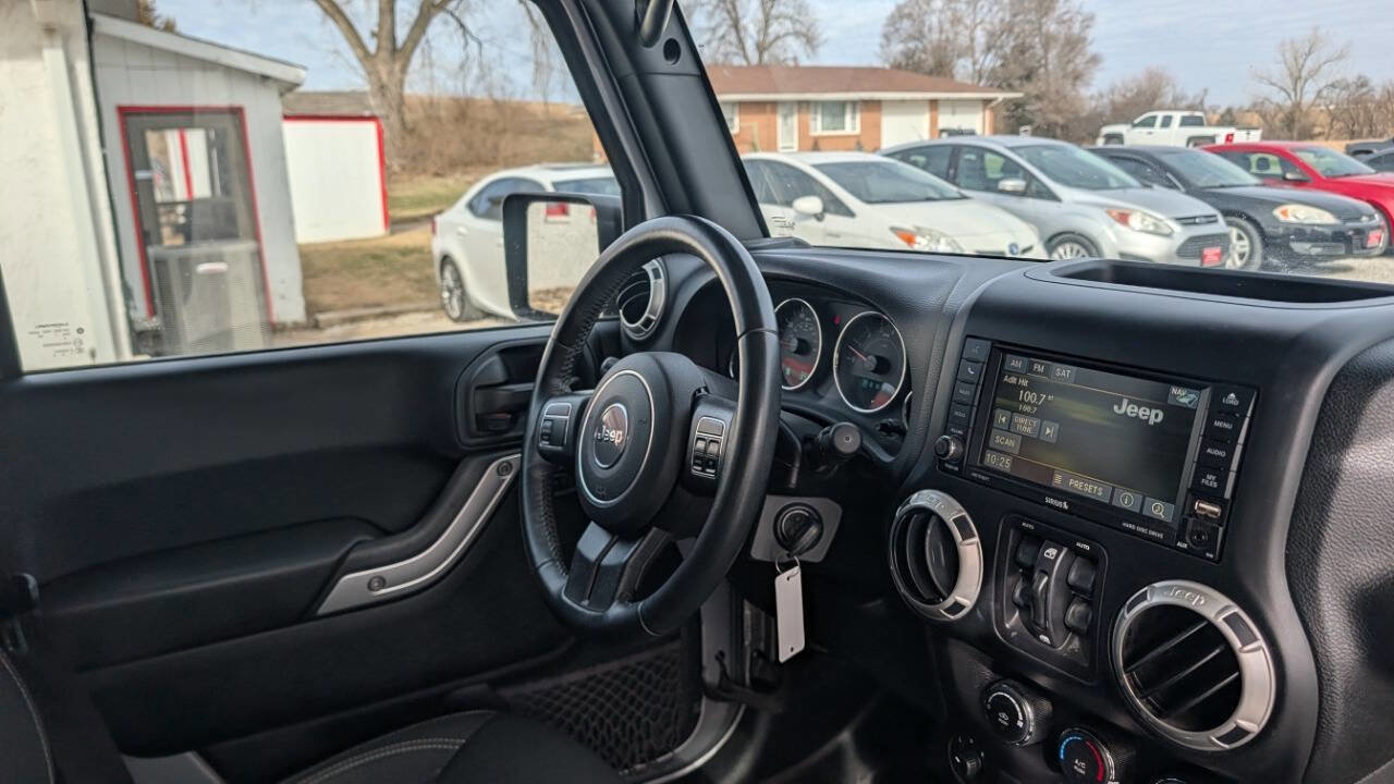 Used 2017 Jeep Wrangler Unlimited Sahara image 18