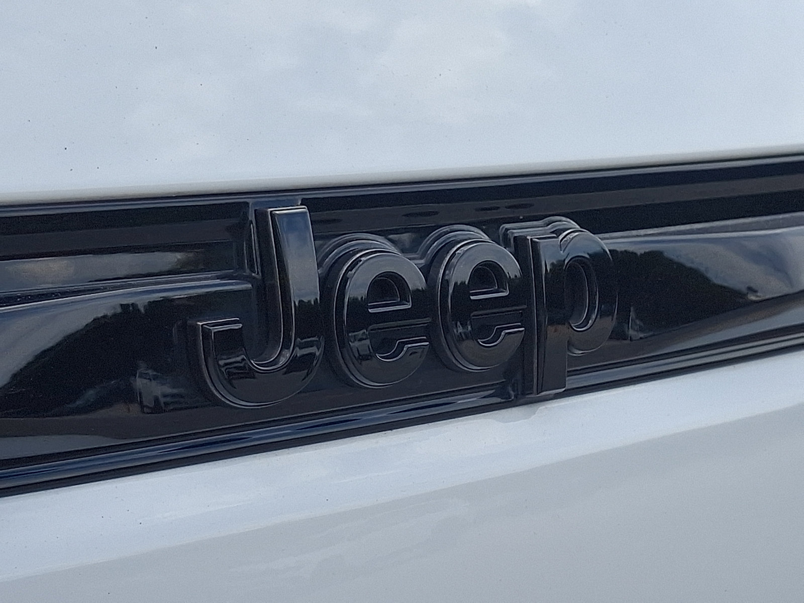 Used 2023 Jeep Grand Cherokee Altitude AWD/4WD image 29