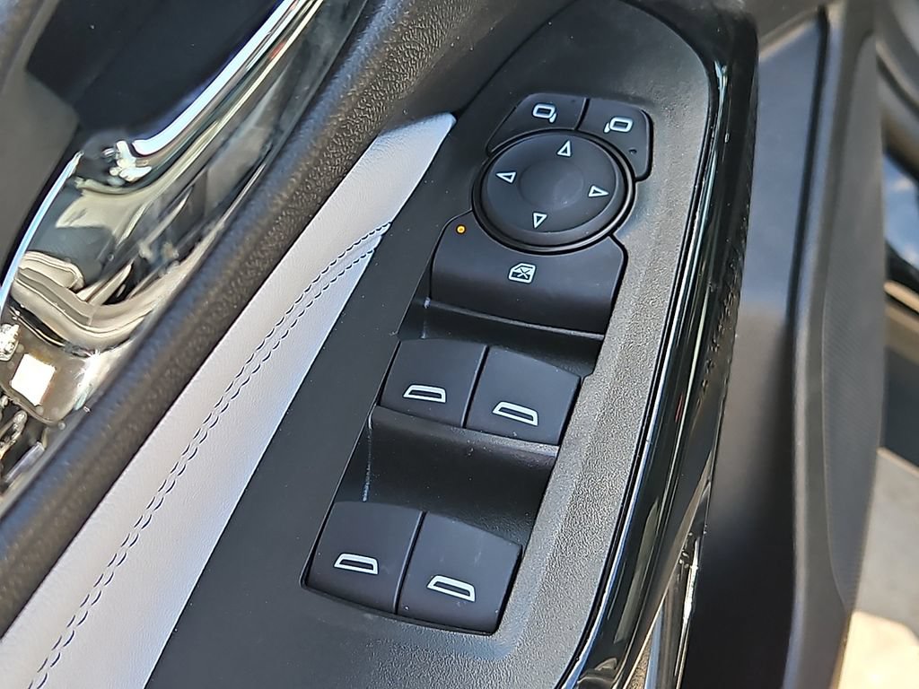Used 2025 Chevrolet Trax LT w/ Driver Confidence Package FWD image 13