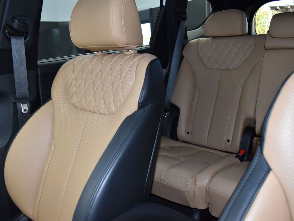 Used 2023 Hyundai Santa Fe Calligraphy image 14