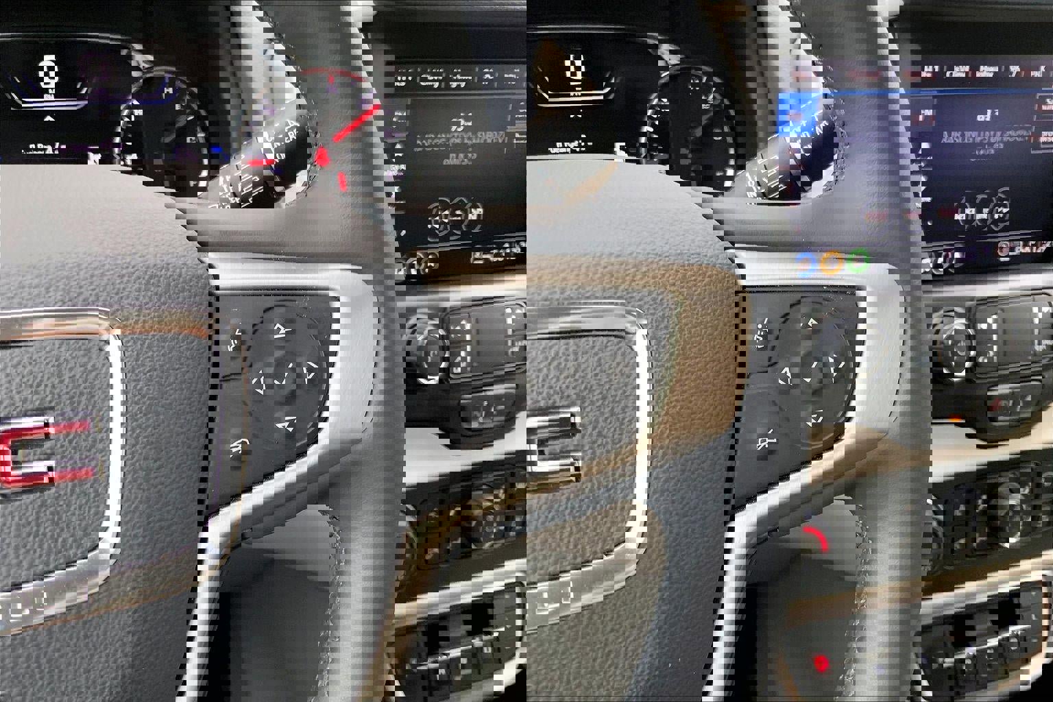 Used 2024 GMC Terrain Denali w/ Denali Premium Package AWD/4WD image 19