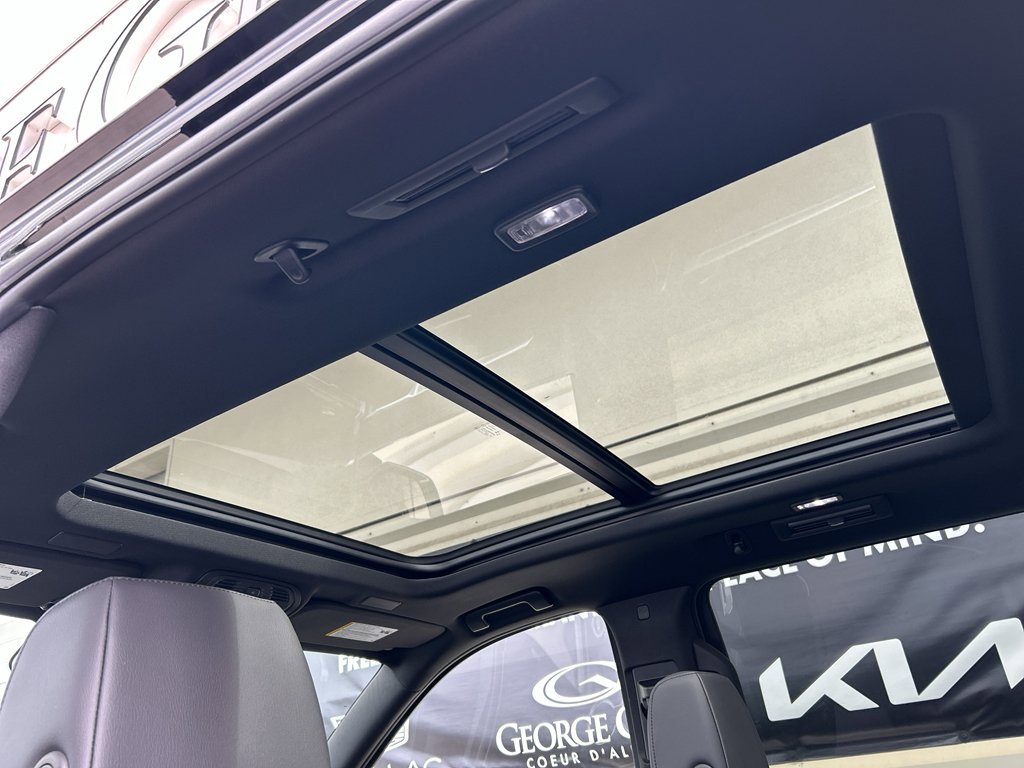 Used 2026 Cadillac Escalade ESV Sport w/ LPO, Floor Liner Package AWD/4WD image 17