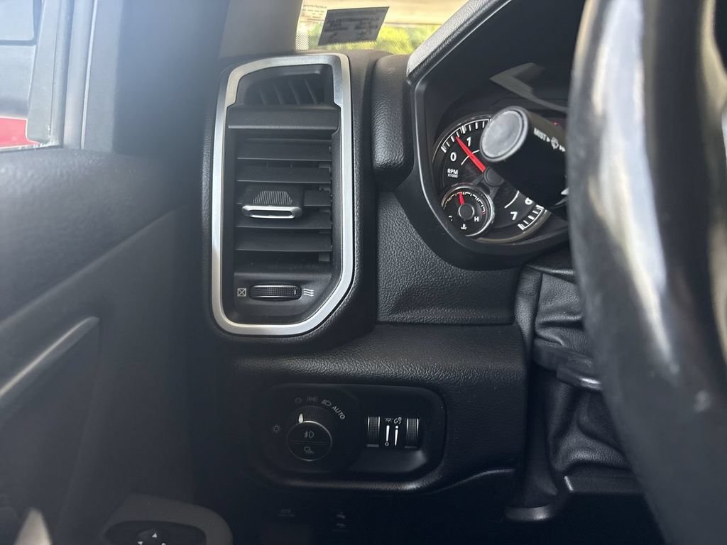 Used 2019 RAM 1500 Big Horn AWD/4WD image 17