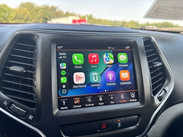 Used 2022 Jeep Cherokee Trailhawk w/ Sound & Nav Group AWD/4WD image 5
