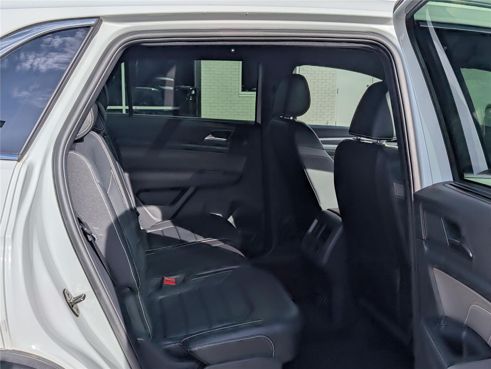 Used 2021 Volkswagen Atlas Cross Sport SEL Premium AWD/4WD image 12