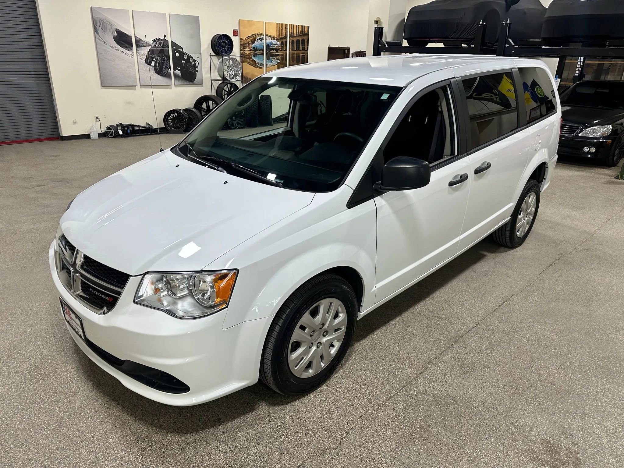 Used 2019 Dodge Grand Caravan SE image 7