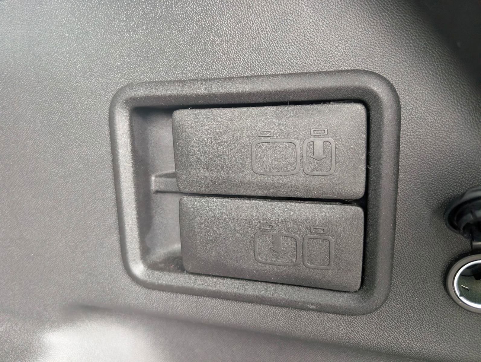 Used 2023 GMC Terrain AT4 image 30