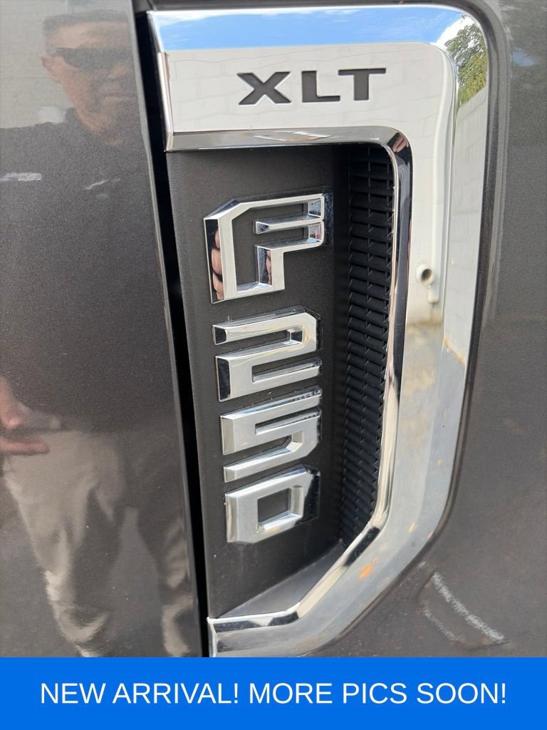 Used 2017 Ford F250 XLT w/ XLT Premium Package AWD/4WD image 4