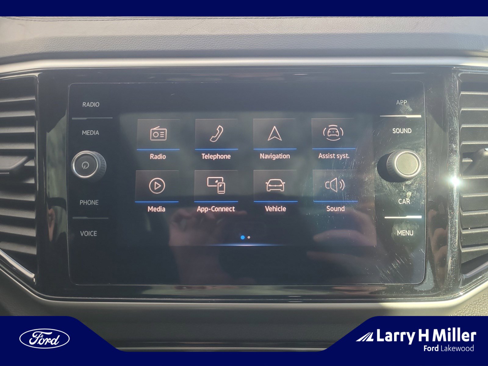 Used 2023 Volkswagen Atlas Cross Sport SE image 27