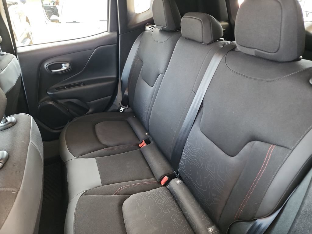 Used 2023 Jeep Renegade Trailhawk AWD/4WD image 40
