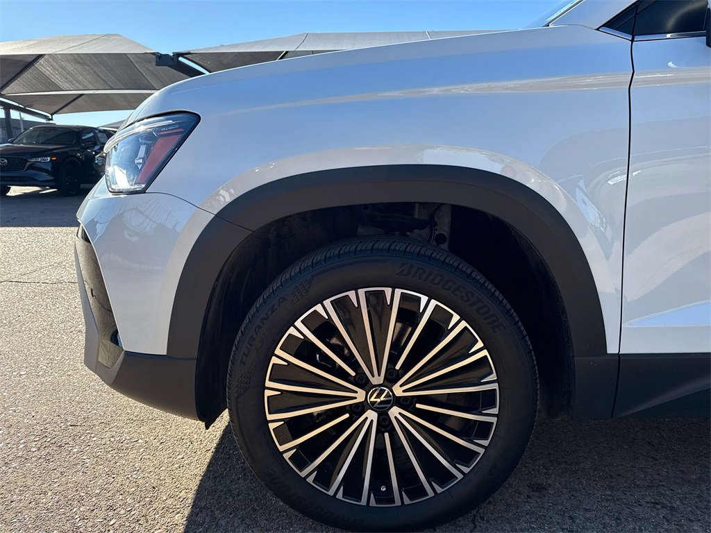 Used 2025 Volkswagen Taos SE image 5