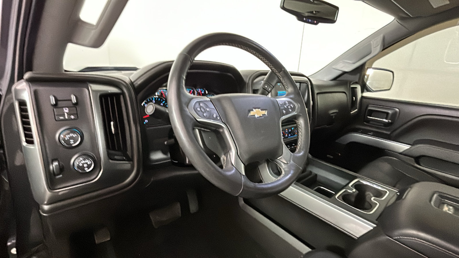 Used 2017 Chevrolet Silverado 1500 LTZ Z71 w/ LTZ Plus Package AWD/4WD image 17
