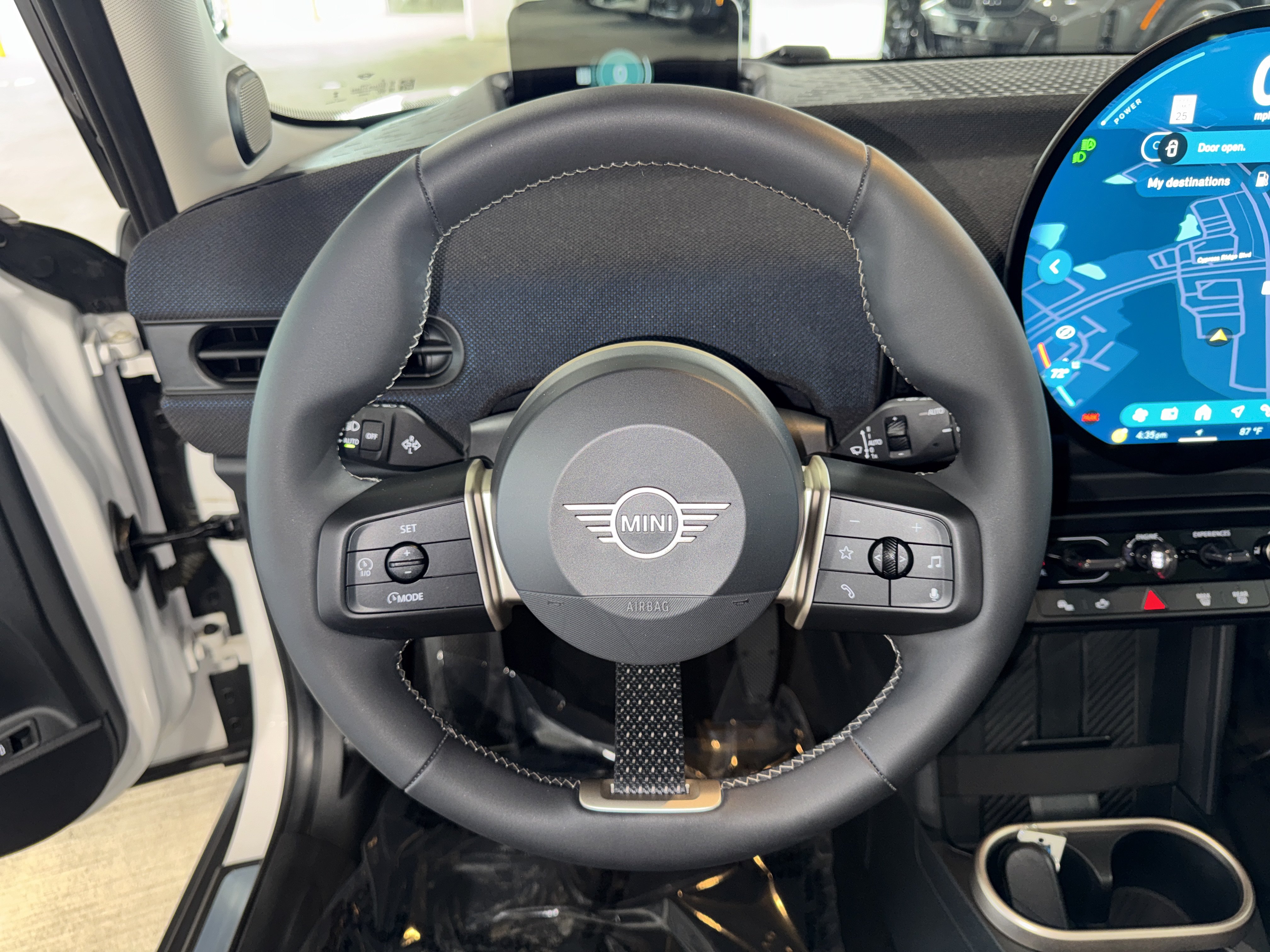Used 2025 MINI Cooper 4-Door Hardtop FWD image 20