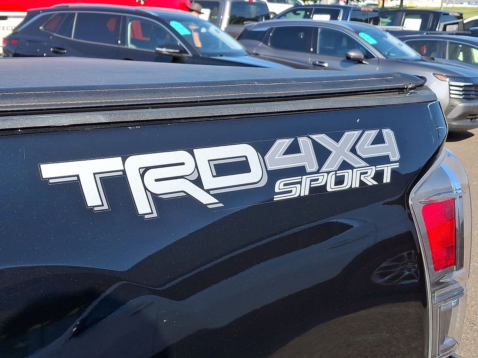 Used 2022 Toyota Tacoma TRD Sport w/ TRD Premium Sport Package AWD/4WD image 32