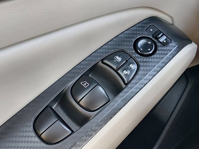 Used 2025 Nissan Altima 2.5 SV FWD image 25