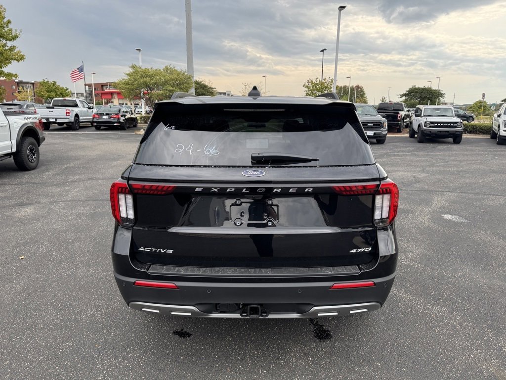 New 2025 Ford Explorer Active w/ Active Comfort Package image 8