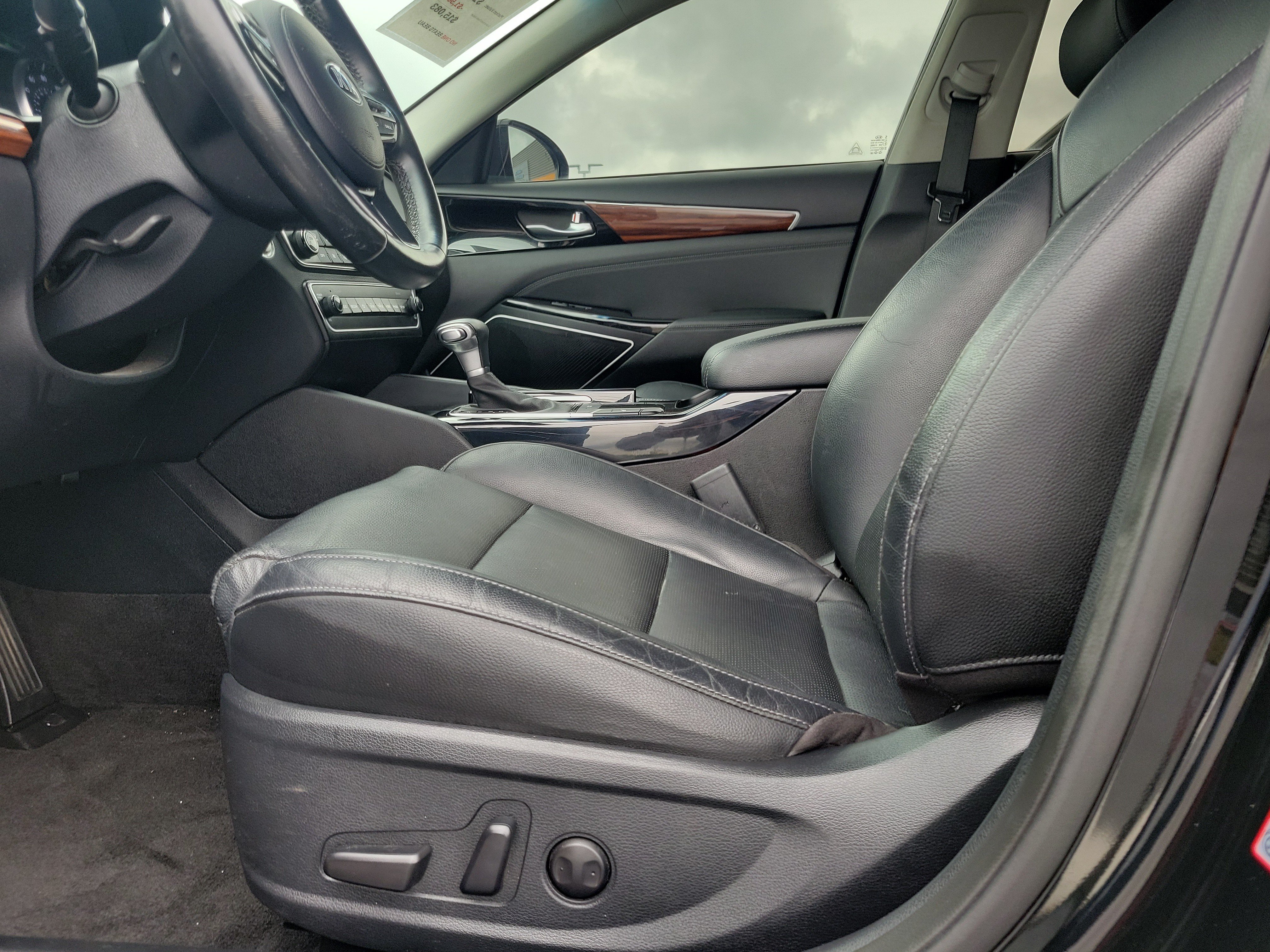 Used 2019 Kia Cadenza Premium FWD image 16