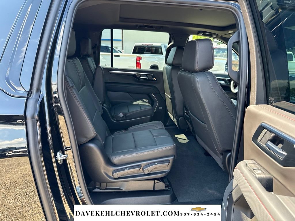 Used 2025 Chevrolet Suburban RST w/ Comfort Package AWD/4WD image 22