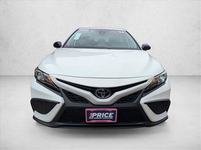 Used 2022 Toyota Camry SE w/ Carpet Mat Package (TMS) AWD/4WD video 2