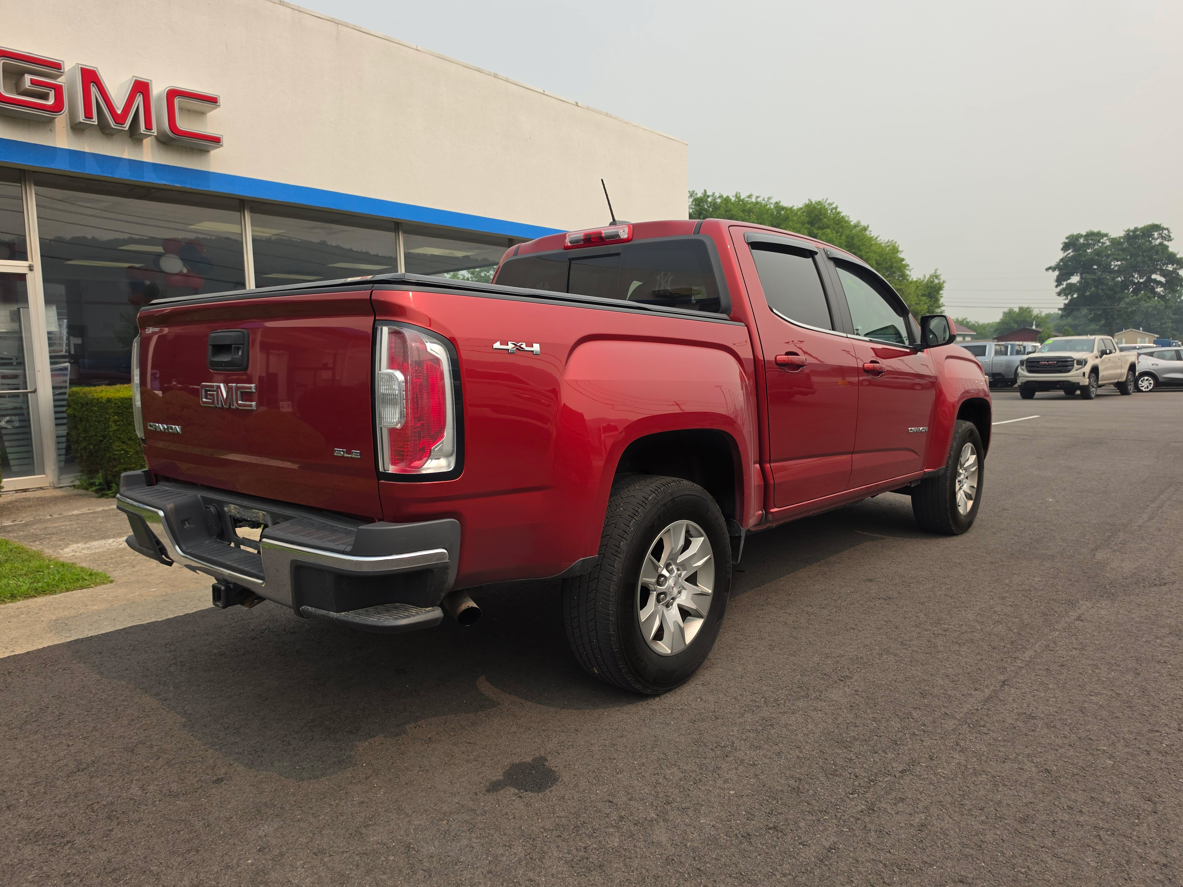Used 2016 GMC Canyon SLE w/ SLE Convenience Package AWD/4WD image 3