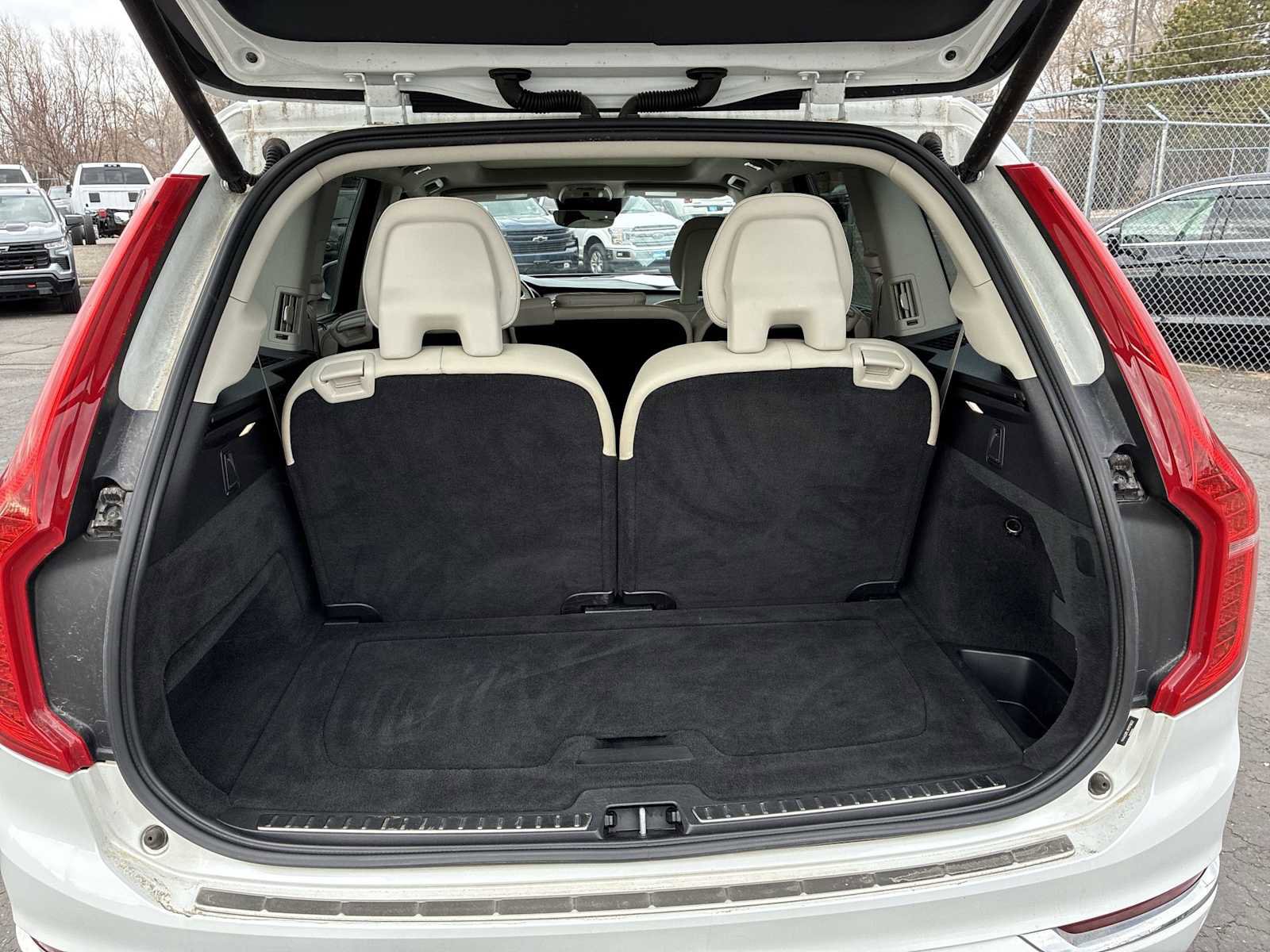 Used 2017 Volvo XC90 T6 Inscription w/ Vision Package image 24