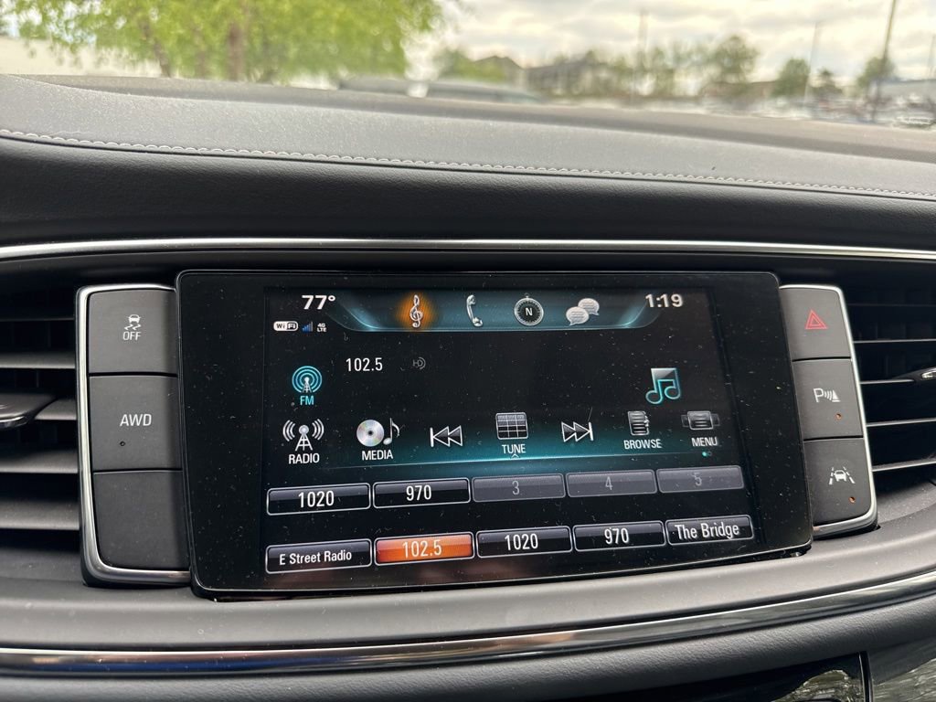 Used 2018 Buick Enclave Premium AWD/4WD image 30