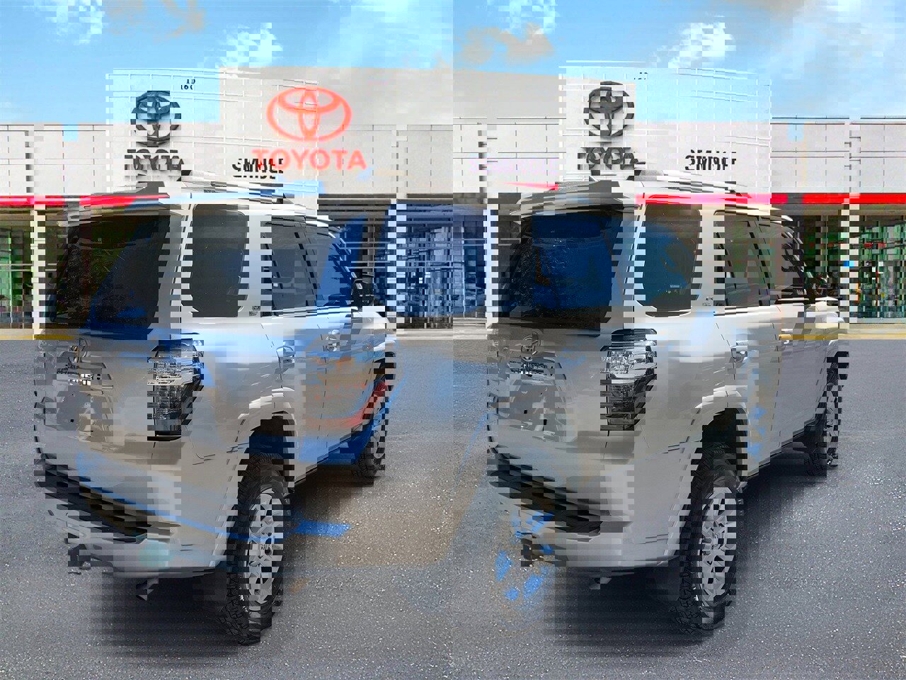 Used 2022 Toyota 4Runner SR5 image 3